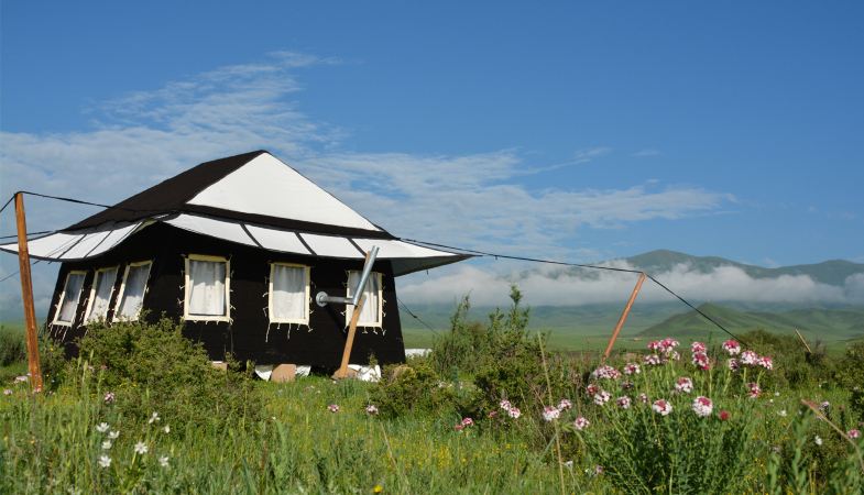 躺着看星星的帐篷酒店您想睡吗?