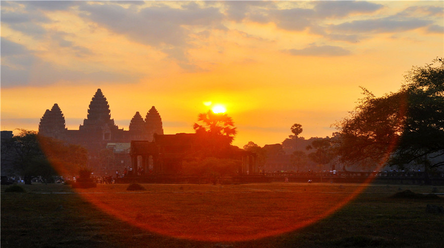 柬埔寨+吴哥窟+金边+越南+胡志明市+美奈+河
