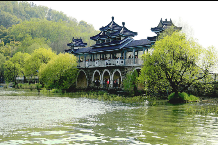 江苏苏州和浙江杭州有什么好玩的地方