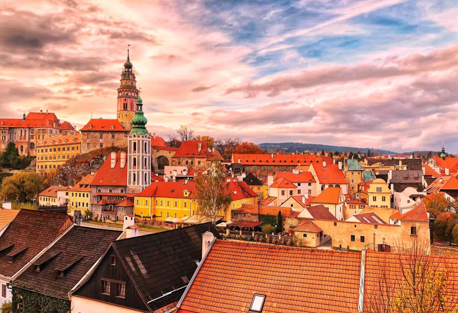 捷克布拉格+卡罗维发利+克鲁姆洛夫+奥地利维也纳+萨尔茨堡+圣沃尔夫冈+哈尔施塔特10日跟团游(5钻)·米其林餐厅+贵族酒店+中世纪变装晚宴+五星酒店主厨料理+湖区鳟鱼餐+游船下午茶+网红小镇+音乐之声取景地;各地送签