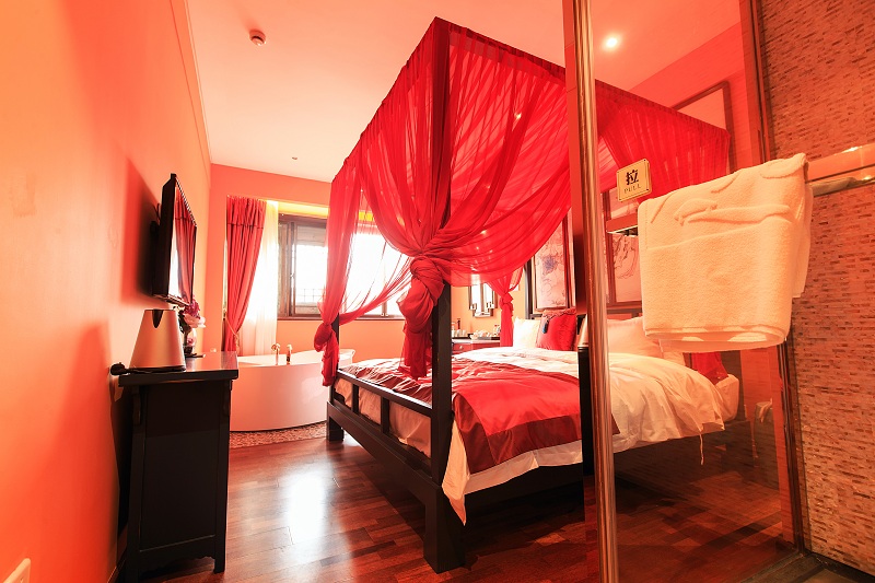 州东方盐湖城虫二客栈3晚+东方盐湖城门票·