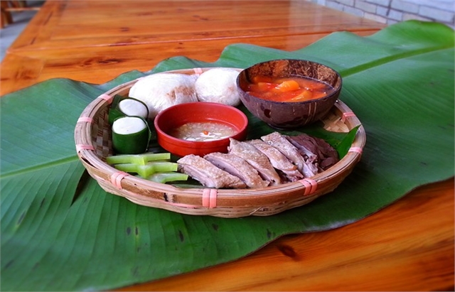 海南海口+三亚3日2晚跟团游·连住三亚海边酒