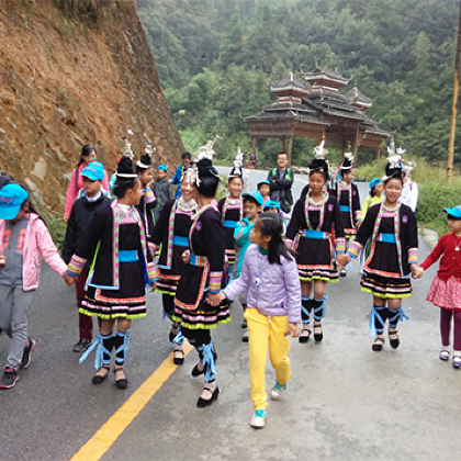历史人文·黔东南7天6夜亲子文化探索营【多彩贵州·秘境黔东南】|苗乡迎宾+田野调查+古镇定向+侗族大歌+山间徒步+苗家特色餐 历史人文·黔东南7天6夜亲子文化探索营【多彩贵州·秘境黔东南】|苗乡迎宾+田野调查+古镇定向+侗族大歌+山间徒步+苗家特色餐