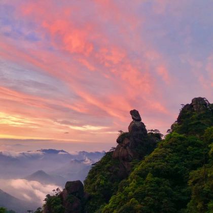 江西南昌+庐山风景区+婺源+景德镇+三清山6日5晚跟团游