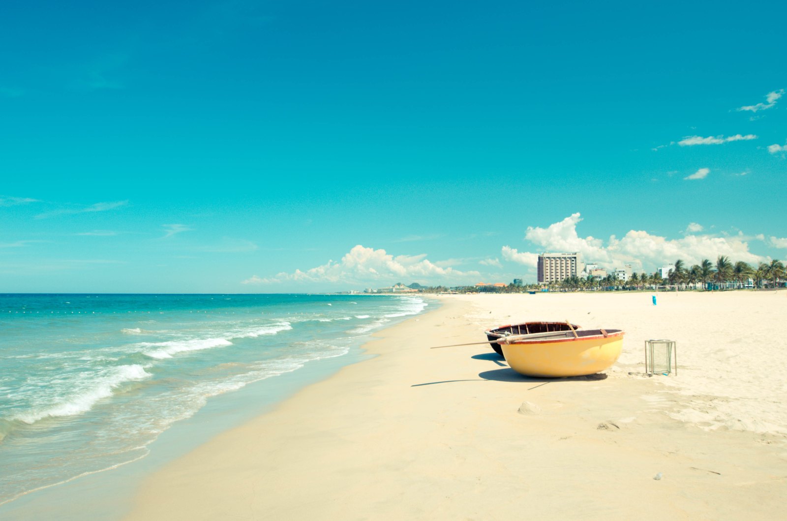 越南岘港4日3晚半自助游·上海直飞-海边当地