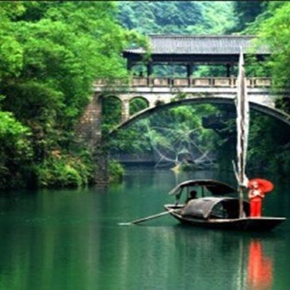宜昌三峡大瀑布+三峡人家+清江画廊+三峡大坝4日3晚跟团游