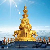成都+成都大熊猫繁育研究基地+三星堆博物馆+峨眉山+乐山+都江堰+青城山6日5晚私家团 成都+成都大熊猫繁育研究基地+三星堆博物馆+峨眉山+乐山+都江堰+青城山6日5晚私家团