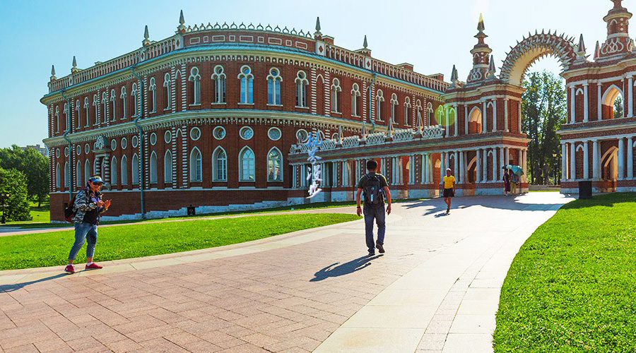 俄罗斯莫斯科+圣彼得堡8日跟团游·红场·金