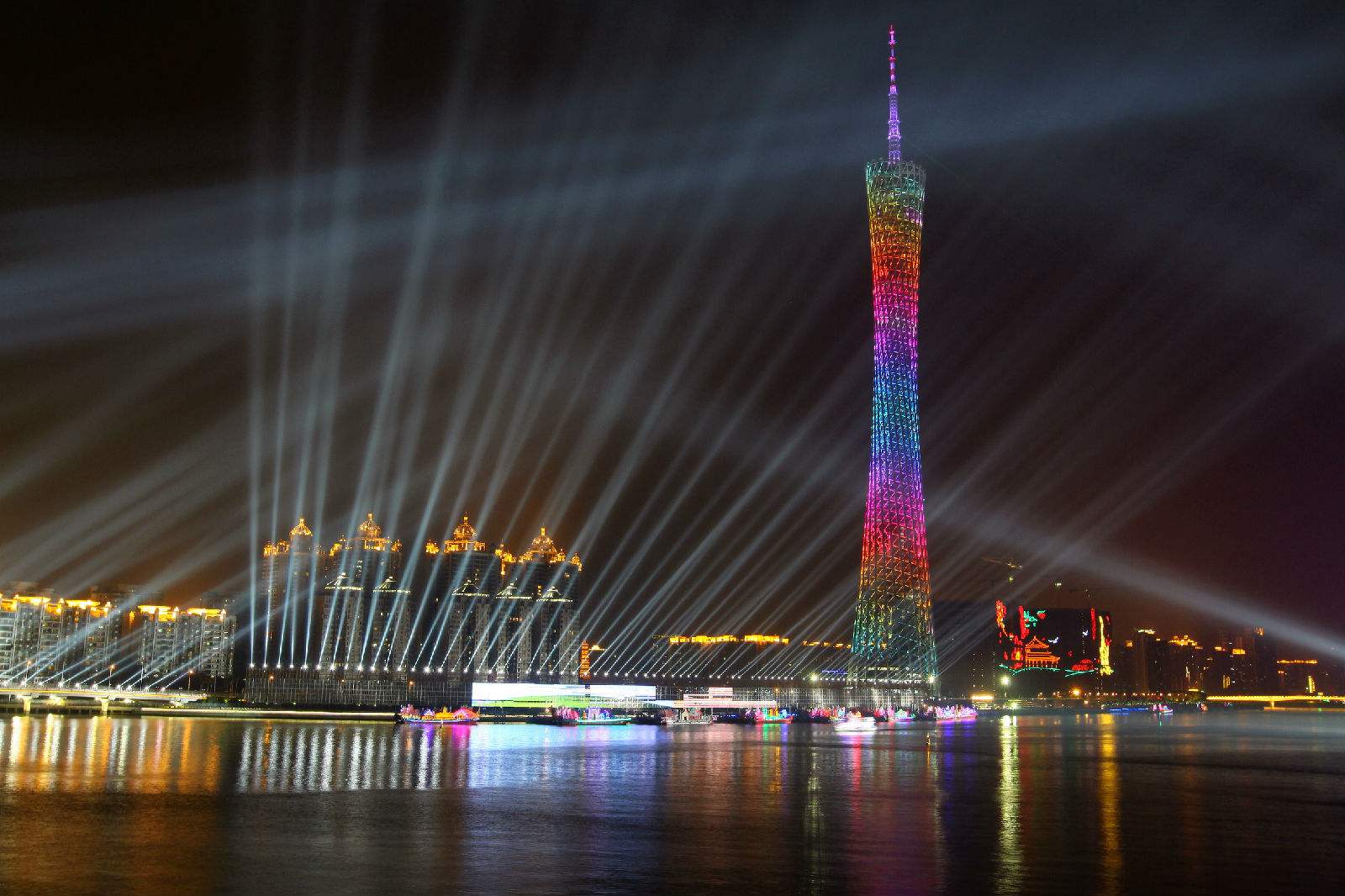 广东广州+佛山+开平+阳江+深圳5日4晚跟团游