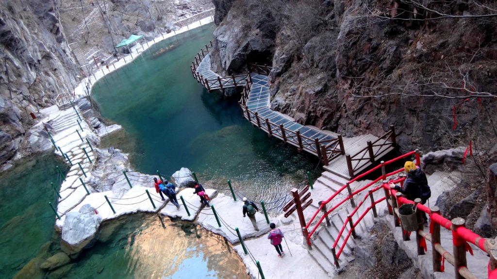 河南八里沟回龙天界山景区2日1晚跟团游