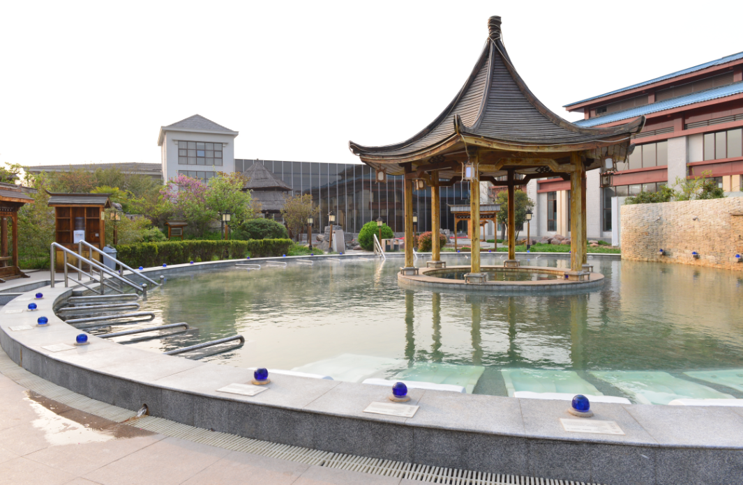 鄢陵花都温泉酒店1晚+【含双人早餐+花都温泉门票2张(可携带1名1.2米以下儿童)】·<温泉冰雪节清凉来袭,暑期优选>-【携程自由行景酒套餐】