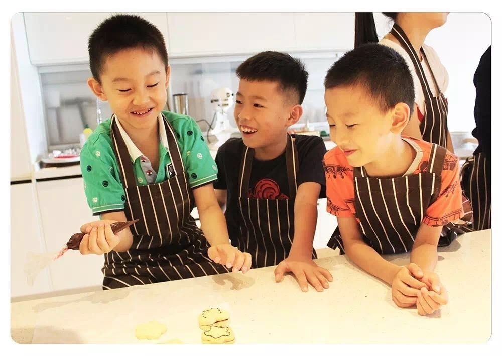 50元餐券+桃山皮糕点制作+球球大作战互动游