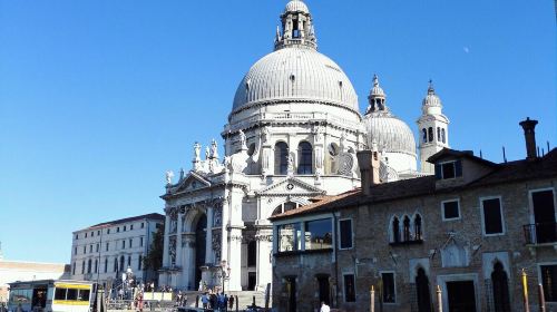 西班牙+葡萄牙+摩洛哥+阿联酋16日12晚跟团游