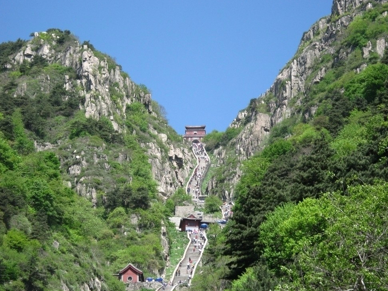 山东泰山+曲阜三孔+济南3日2晚跟团游·泰山,济南大明湖,孔子故里火车