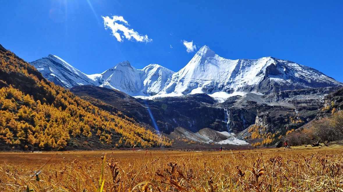 成都 海螺沟 新都桥 稻城 丹巴 四姑娘山10日9晚跟团游·户外纯玩川西