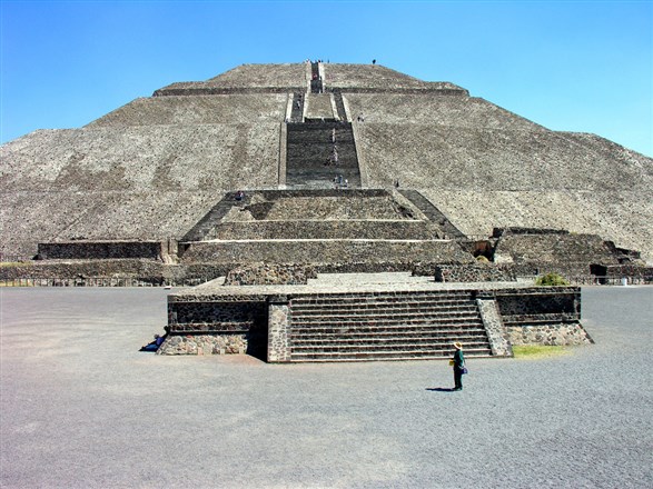 墨西哥梅尼达+坎昆+古巴12日10晚跟团游·日