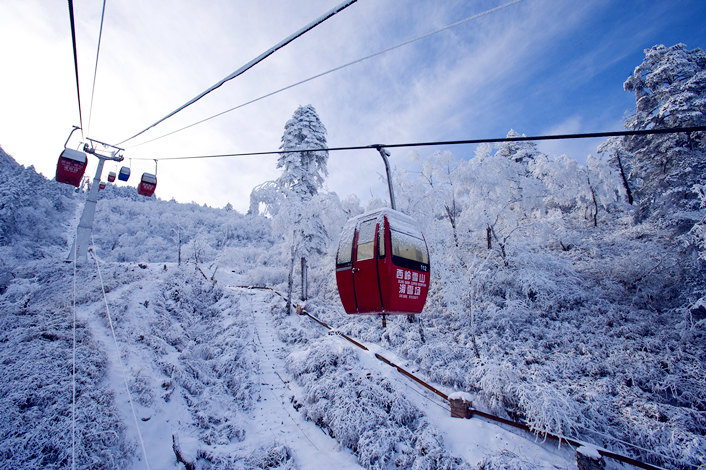 西岭雪山喜心温泉酒店1-3晚+西岭峡谷漂流门票2张【近西岭雪山景区