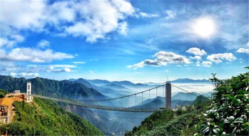平和高峰谷+蚂蚁王国+玻璃桥+高寨村纯玩一日游(专车专导轻奢小团+游