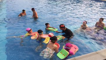 武汉保利国际健身中心恒温游泳馆游泳课程(畅