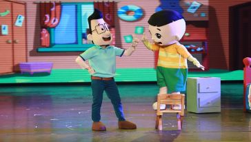 《新大头儿子和小头爸爸之生日的一天》木偶剧