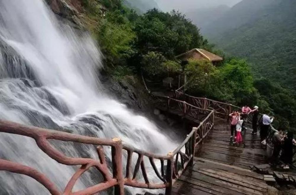 中国广东广州白水寨风景名胜区一日游【白水寨登高观瀑 内地落差