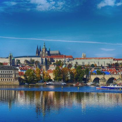 捷克布拉格城堡+老城+伏尔塔瓦河乘船游半日游