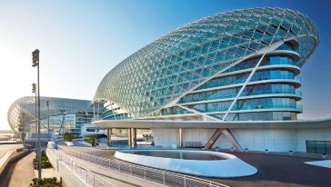 【F1赛道近在咫尺】阿布扎比亚斯总督酒店自