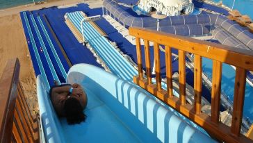 拉斯海马冰岛水上乐园之旅【迪拜酒店接送】游