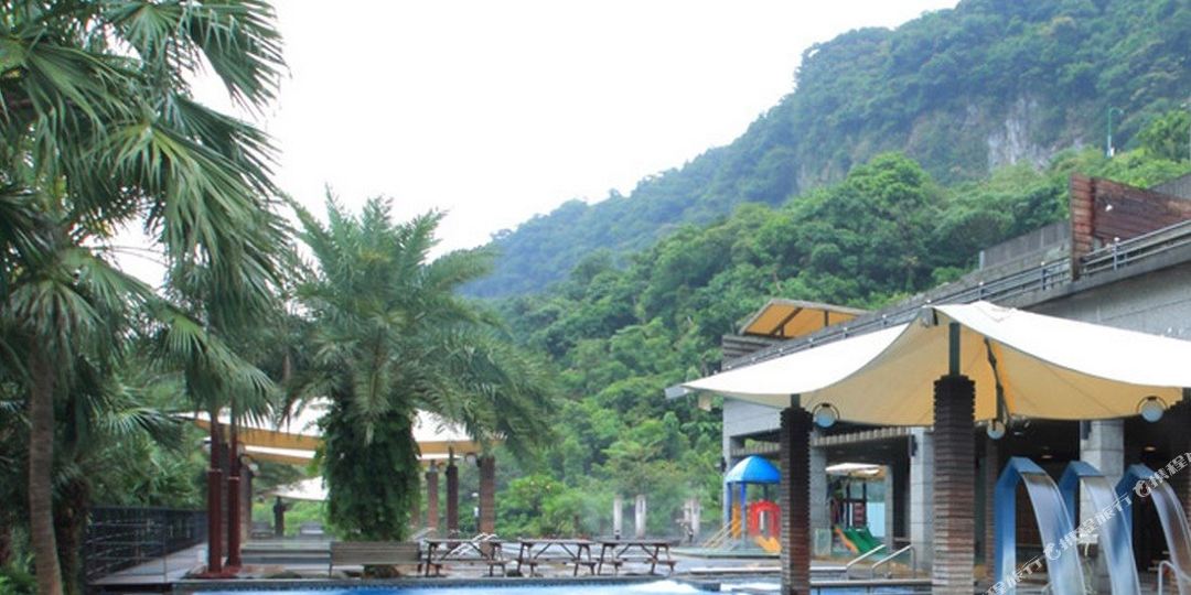 双鹿温贸泉旅馆