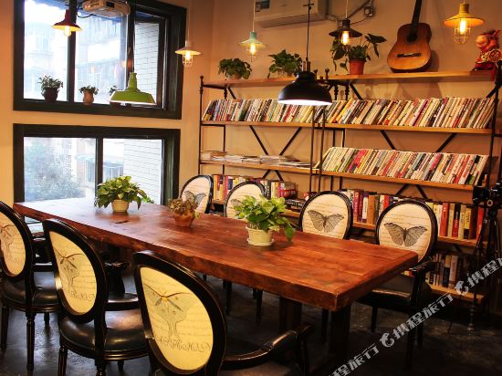 【携程攻略】成都1919酒类连锁超市(芳草东街