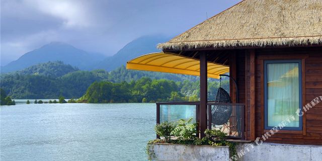 国庆提前订立减50!水上木屋!云和云曼酒店1晚+云和梯田景区门票+垂钓、采摘、嬉鱼、捉虾、手工DIY活动、游戏屋+云和梯田景区门票,度假村-【携程自由行景酒套餐】