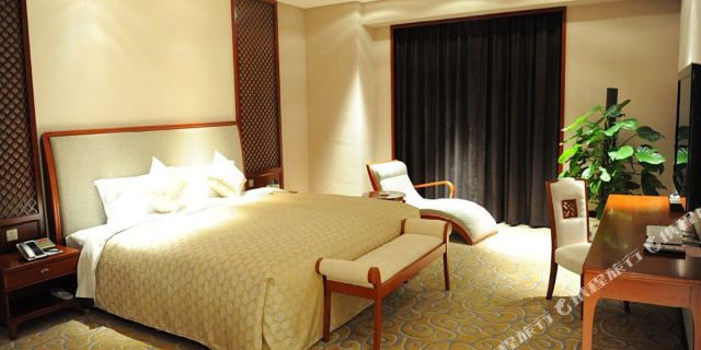 天津鲤鱼门大酒店1晚+泰达航母主题公园门票