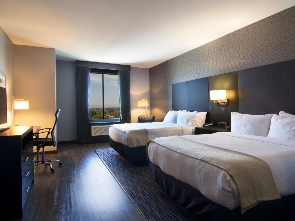 Holiday Inn Carlsbad/San Diego, an IHG Hotel-Carlsbad Updated 2023 Room  Price-Reviews u0026 Deals | Trip.com