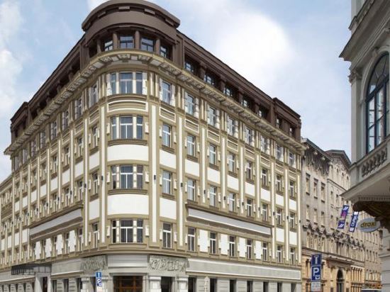 【携程攻略】布拉格Granat Turnov珠宝店购物