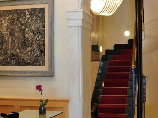 【携程攻略】罗马华伦天奴(罗马西班牙广场店