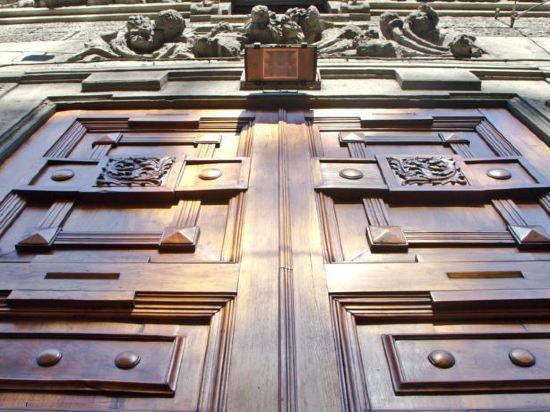 【携程攻略】米兰丝芙兰(米兰阿根廷广场店)购