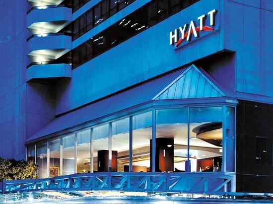 The Bay Optical商场