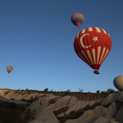 土耳其+卡帕多奇亚热气球一日游