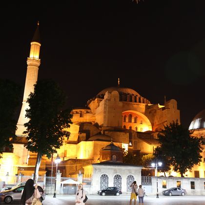 伊斯坦布尔蓝色清真寺+圣索菲亚大教堂+地下水宫+大巴扎一日游