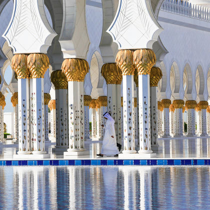 阿联酋谢赫扎耶德大清真寺+法拉利主题公园一日游