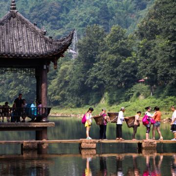 瓦屋山风景区+柳江古镇旅游风景区+雅女湖2日1晚私家团 瓦屋山风景区+柳江古镇旅游风景区+雅女湖2日1晚私家团