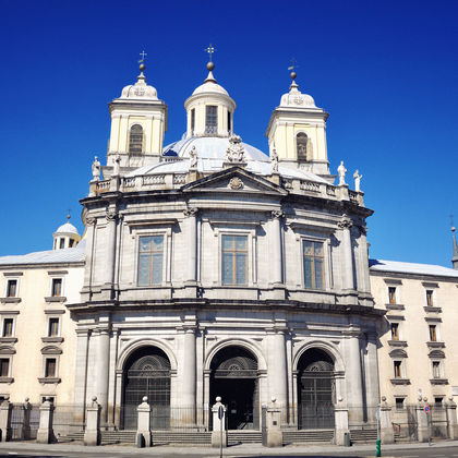 西班牙+马德里+马德里王宫+阿穆德纳圣母主教座堂+圣弗朗西斯科大教堂一日游