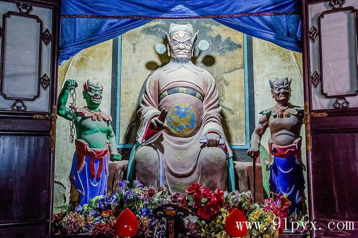 城隍庙位于平遥东侧的城隍庙街道,是阴间的官府,供奉城隍神和