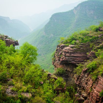 洛阳龙门石窟+云台山+万仙山+少林寺+中华影视村-郭亮村+清明上河园6日5晚跟团游