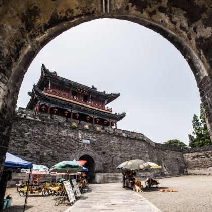 武汉+荆州+宜昌+黄鹤楼+荆州古城+三峡大坝旅游区5日4晚私家团