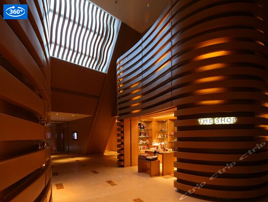 【广发日专享】广州翡翠皇冠假日酒店1晚\/广州