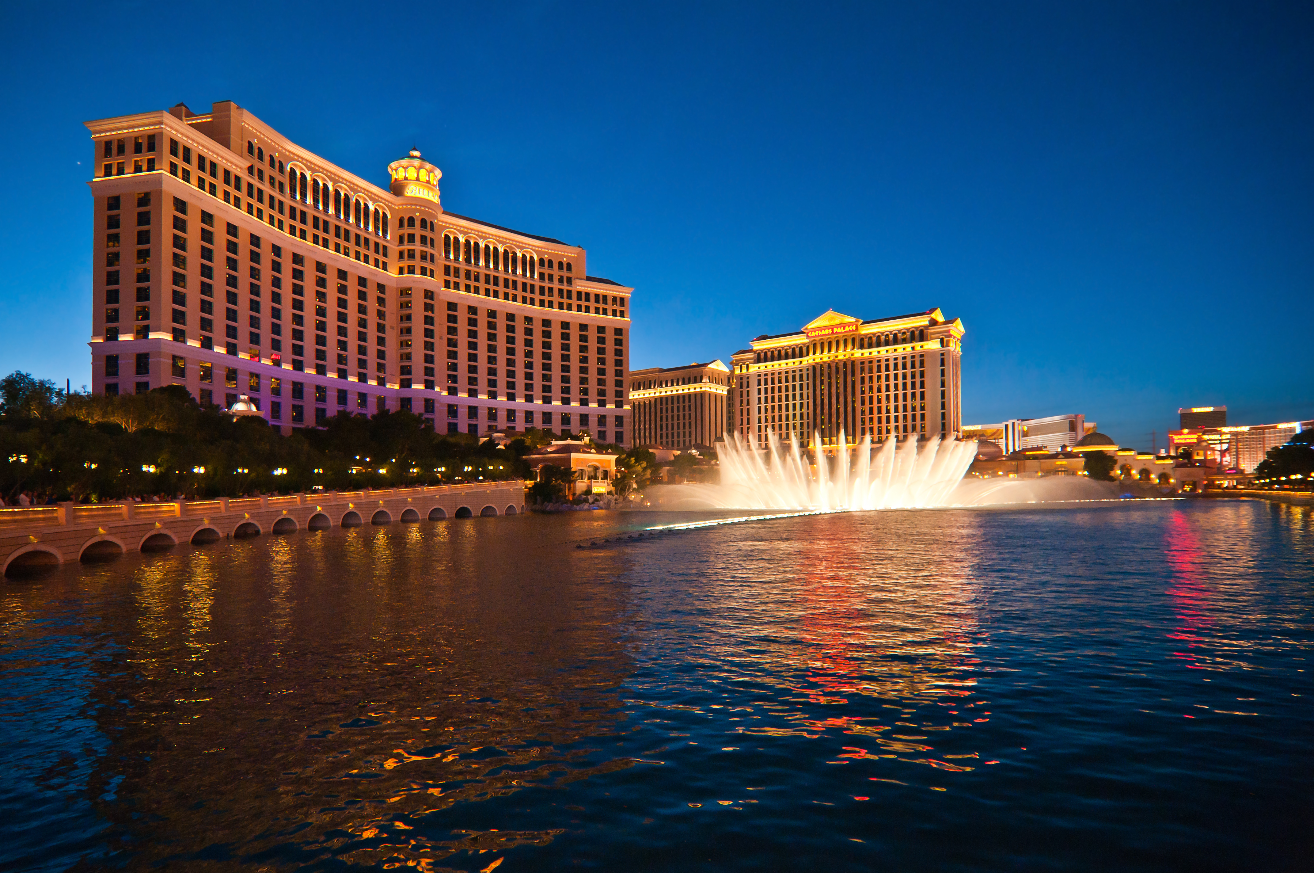 美国洛杉矶+旧金山+拉斯维加斯8日半自助游·