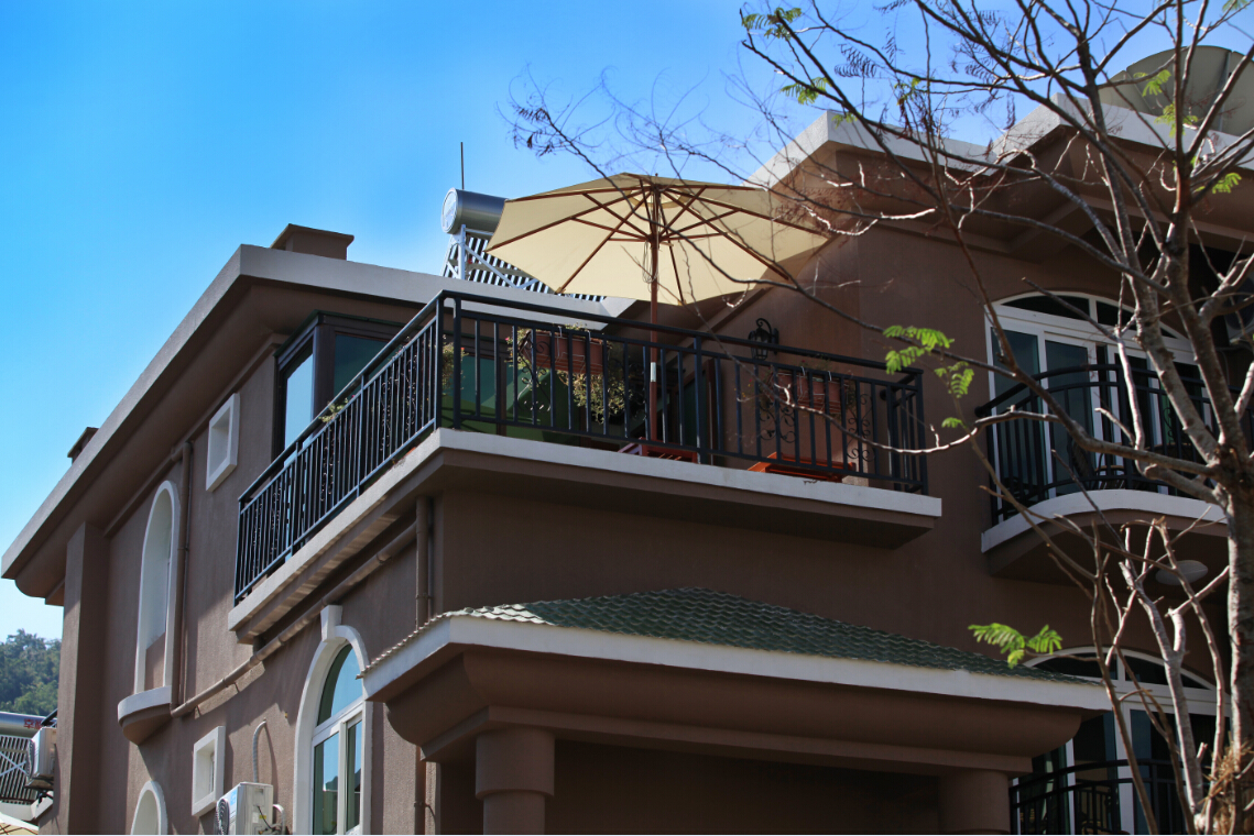 三亚梧桐墅全别墅度假酒店1晚,入住送精美饮品一份,享受穿梭巴士