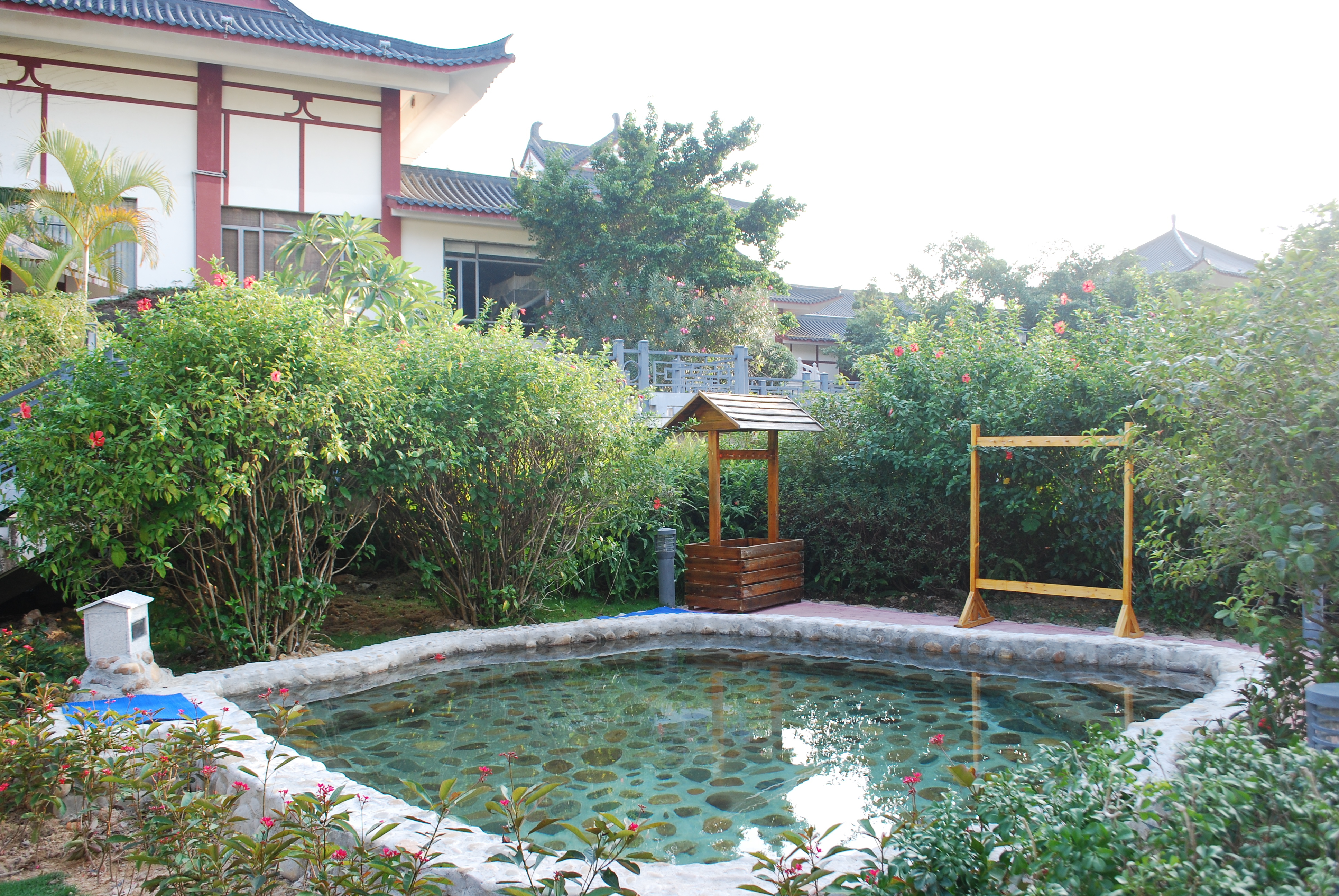 【8-10人梦幻聚会套票】江门新会古兜温泉+2次\/人温泉及尊享4小时私家温泉+赠送梦幻影城门票、自动麻将一副 -【携程自由行景酒套餐】