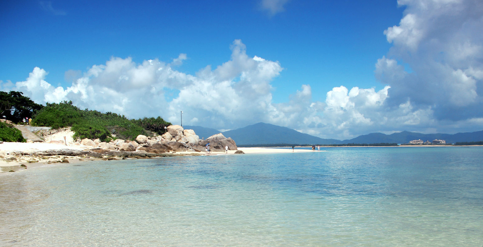 【1.9折双人价!住蜈支洲岛上唯一五星】宿蜈支洲岛珊瑚酒店1晚，送双人往返船票+进岛门票(享VIP绿色通道免排队)，游冯小刚电影《私人定制》拍摄地!-【携程自由行景酒套餐】